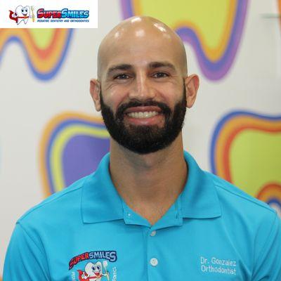 Meet our orthodontist, Dr. Gonzalez!