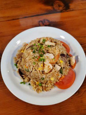 Amazing Thai fried rice with chicken and shrimp