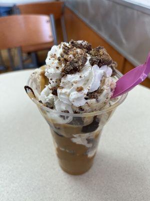 Reece's peanut butter cup sundae