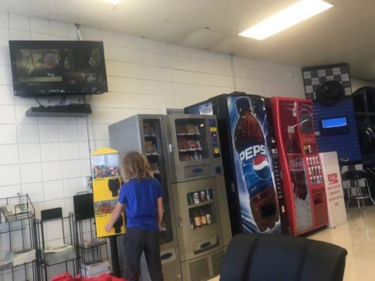 Lots of vending machines and we get to watch whatever we want. Super comfy waiting area chairs!!!!