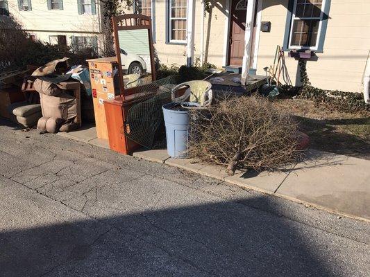 What a mess a tenant left behind, one call makes it all go away. Call Dan's Dump Runs at (860)-389-6329 for all your debris removal needs.