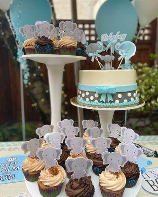 Baby shower cake with cupcakes