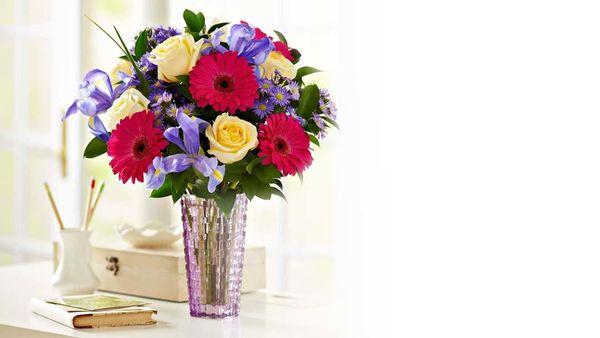 Help celebrate their special day with a gift of Birthday flowers from Everything's Green!