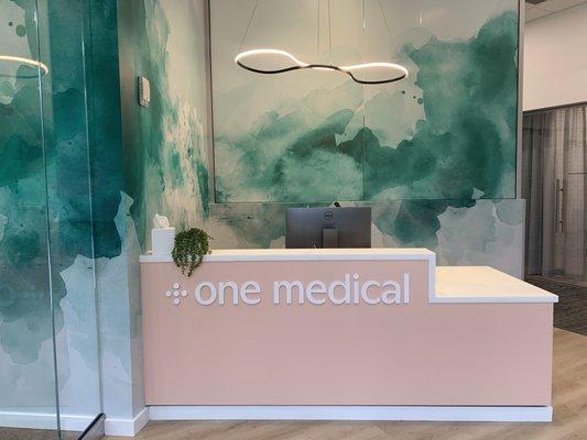 OneMedical: Kendall Square front desk