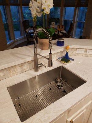 Installed our kitchen sink in kitchen faucet  in an immaculate and perfect way