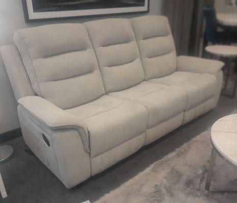 I really loved this recliner as it reclined on both ends