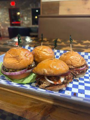 Sliders: Cheeseburger & Pulled Pork