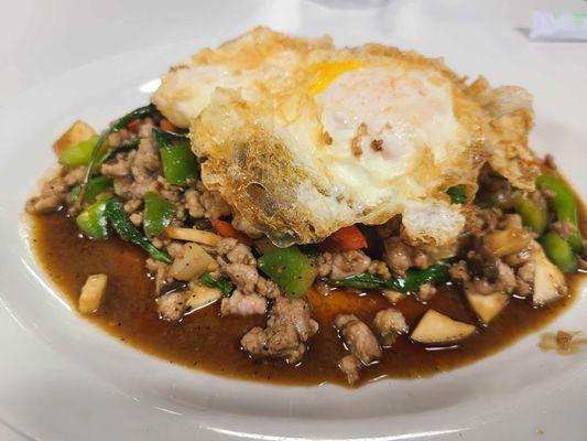 Pad kra pow pork