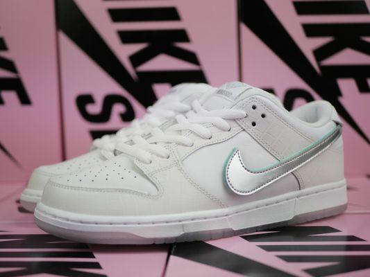 Nike SB White diamond dunk Low