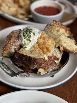 White Truffle Garlic Bread