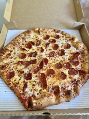 Extra large pepperoni pizza