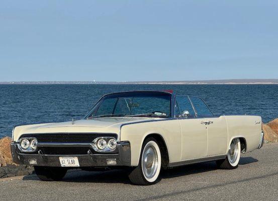 1961 Lincoln Continental Convertible