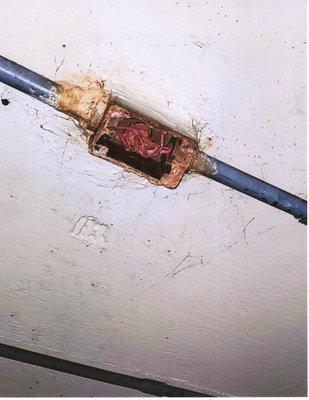 Johny, this the junction box that needs replacing.