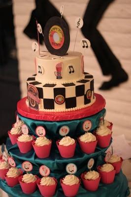 my mom's 1950's themed 2 tier cake and strawberries and cream cupcakes