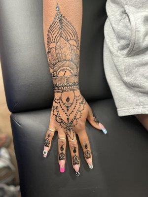 Henna tattoo