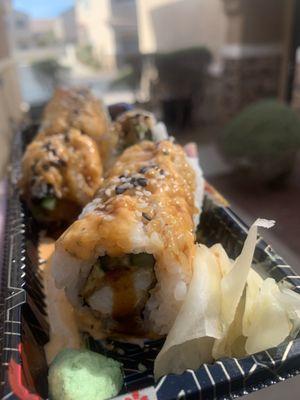 Sesame Crunchy Shrimp Roll