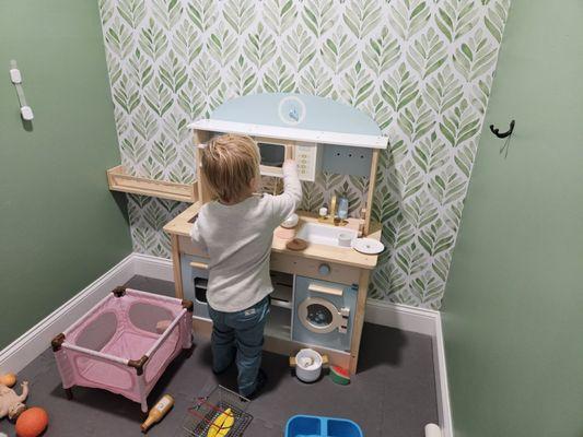 Little play kitchen.