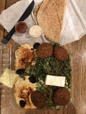 Falafel plate w/pita