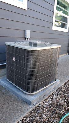 3.5 Ton 13 seer payne condenser.