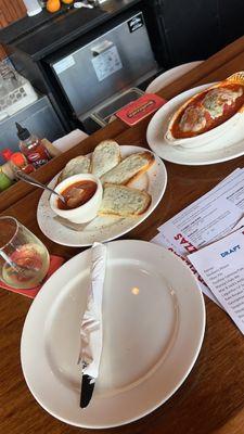 Garlic Cheese Bread and Turkey Meatballs with Marinara