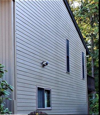 A job well done! A very big improvement over my weathered and warped siding that was there before!