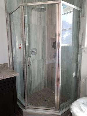 Framed Neo-angle shower enclosure