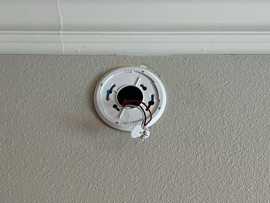 Disconnected smoke detector