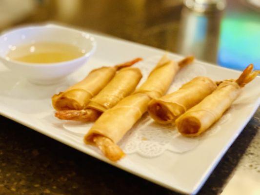 Shrimp egg roll - very small six to an order.