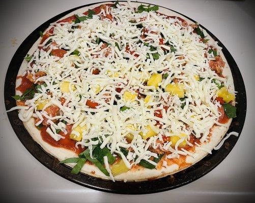 Spinach, pepperoni, sausage, half pineapple ...yummy