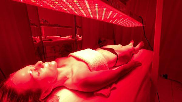 red light therapy: a pleasant experience, it addresses skin issues like scars and wrinkles, builds collagen, improves health etc.