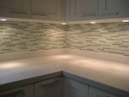 I love this back splash!!!