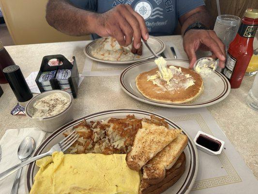 Cahill's Family Pancake House Restaurant