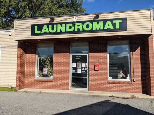 Clothes Quarters Laundromat, Winooski