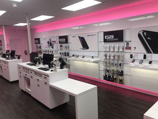 Great store very convenient to have tmobile in college point finally