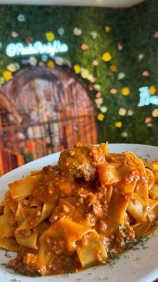 Parpadelle bolognese with a meatball