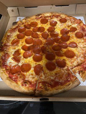 16" pizza with pepperoni