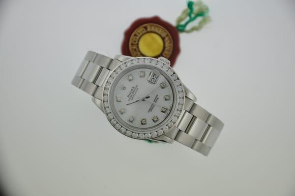 Diamond Bezel with Mother-of-Pearl Diamond dial