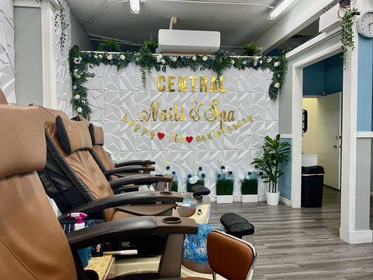 Central Nails & Spa