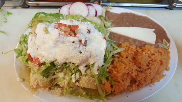 Enchiladas verdes de pollo.