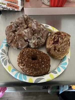 Apple Fritter (A must) Bacon Maple (Also a must) Cinnamon Crumb (Good but not like the other two!)