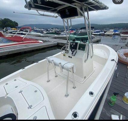 Detail On a 17' Center Console