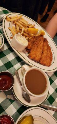 12/8/23: Luke's Bar & Grill, fish and chips