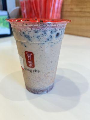 strawberry Oreo chocolate milk tea