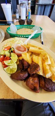 Casita Salvadoreña Restaurant