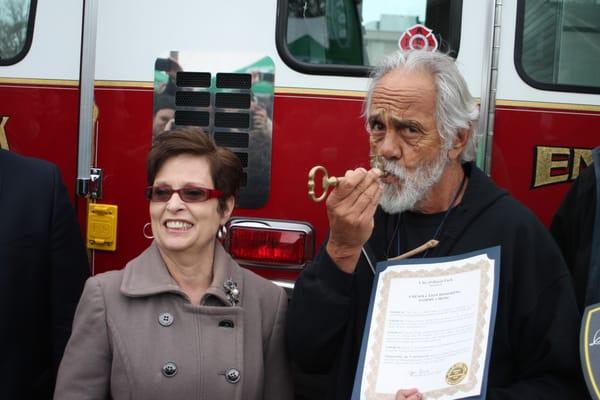 Super Star Tommy Chong poses with Hazel Park's Mayor Janice Parisi.  Not sure if that's what the "Key to the City" was intended for.