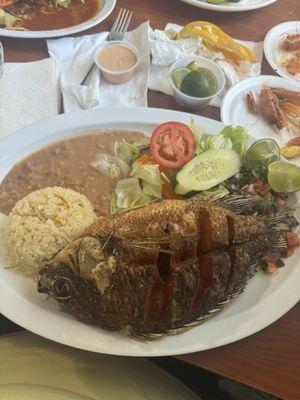 23. Mojarra Frita