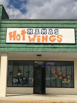 Mama's Wings