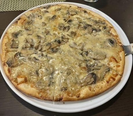 Mushroom pizza