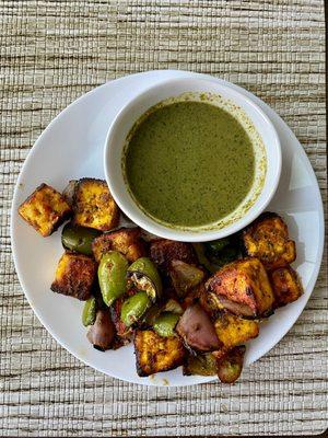 Paneer tikka and chutney.