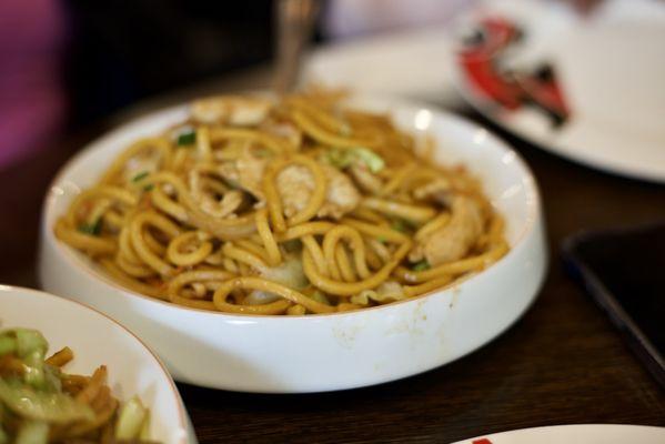 R6. Chicken Lo Mein